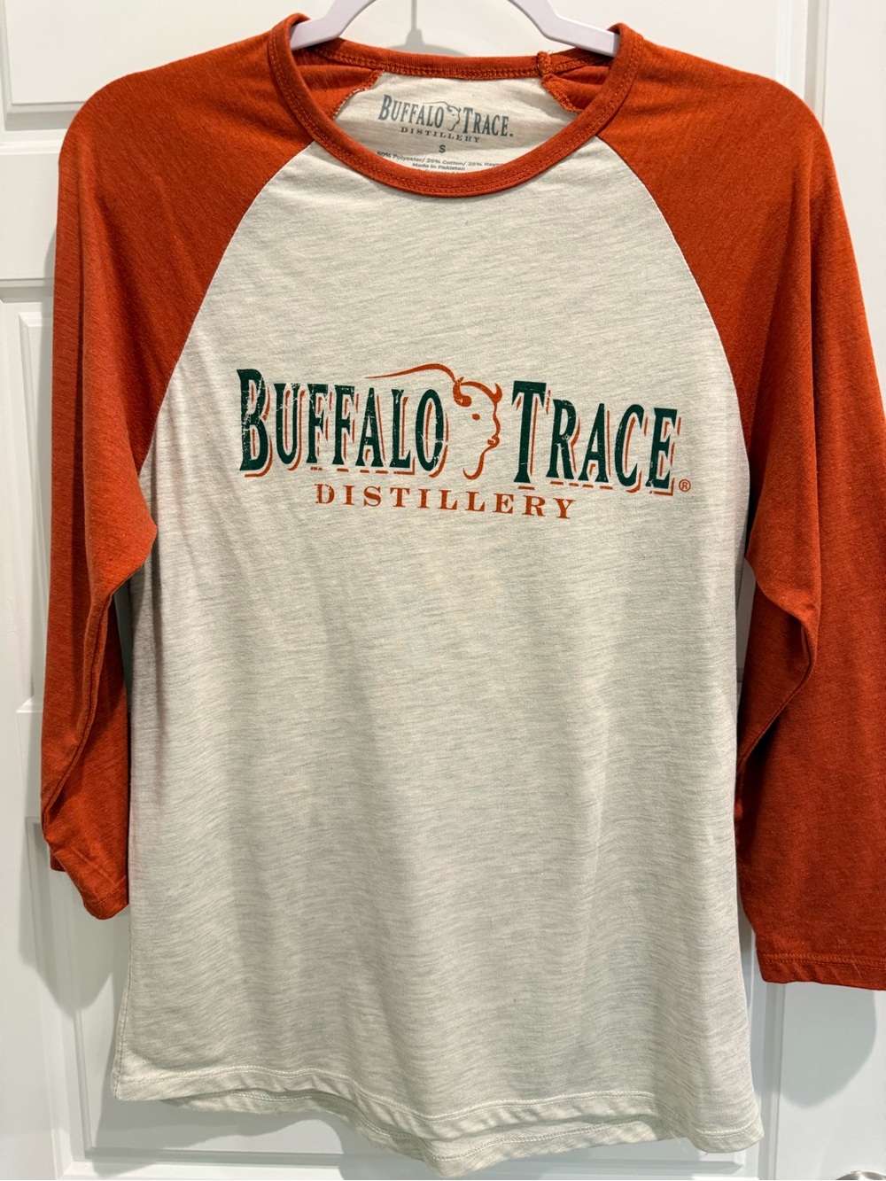 Buffalo Trace Distillery Bourbon Whiskey 3/4 Long Sleeve Raglan Shirt Size Small